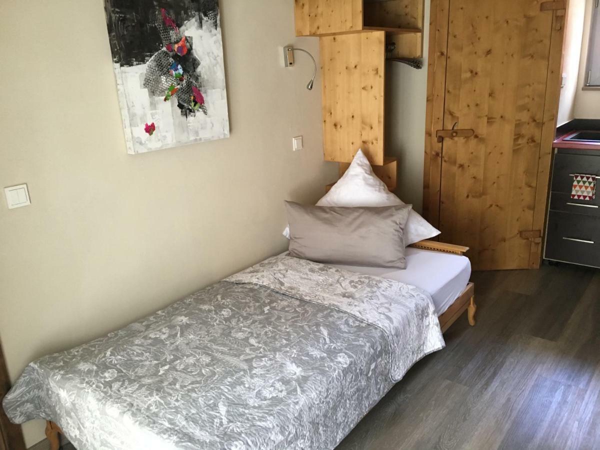 Schmuckkaestle Am Hafen Apartment Wiesbaden Luaran gambar